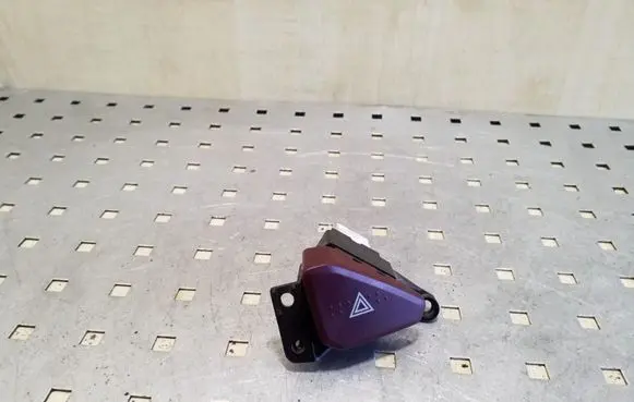 Mitsubishi Pajero Hazard light switch