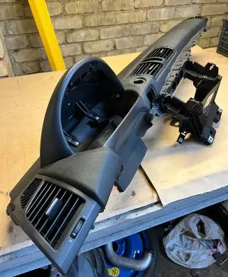 BMW 1 E81 E87 Dashboard