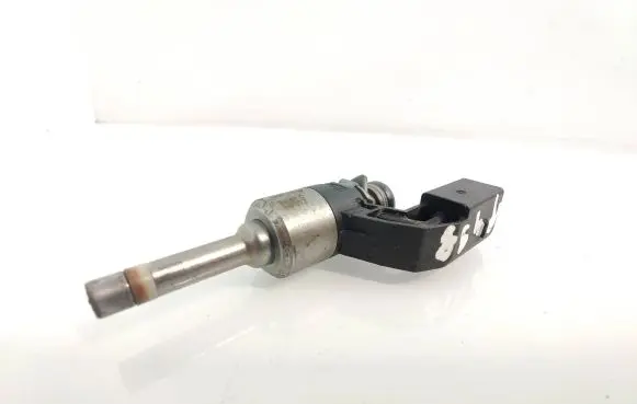 Skoda Octavia Mk2 (1Z) Fuel injector 03C906036F 036E