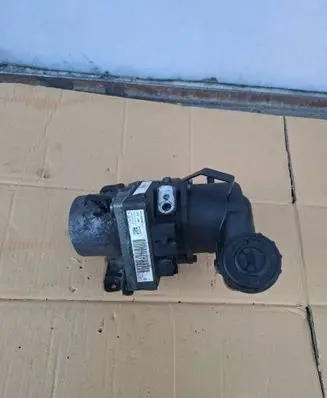 Peugeot 508 Power steering pump 9676154180