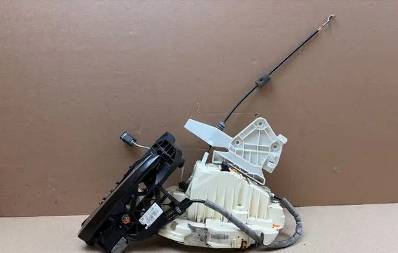 Mercedes-Benz S W221 Rear door lock A2217300435 982474100