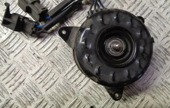 Nissan Pulsar Electric radiator cooling fan 13VM4714