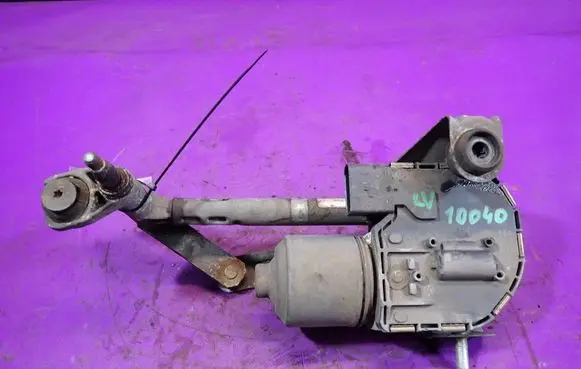 Volkswagen Touran I Front wiper linkage and motor 1T0955023E