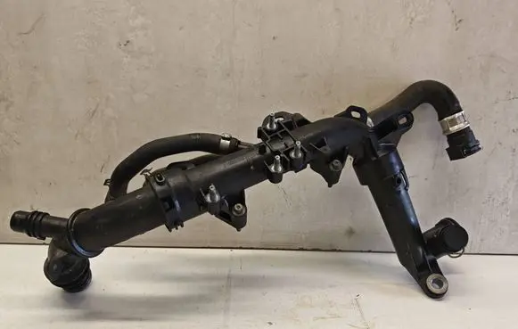 Peugeot 3008 II Engine coolant pipe/hose Z12002105