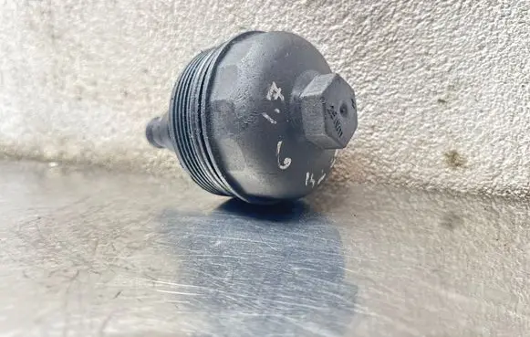 Opel Astra G Oil filter cover 9680646