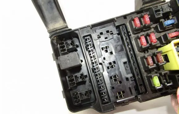 Mitsubishi Pajero Fuse module