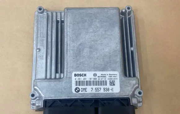 BMW Z4 E85 E86 Engine control unit/module 7557930 DME755793001 1039S12
