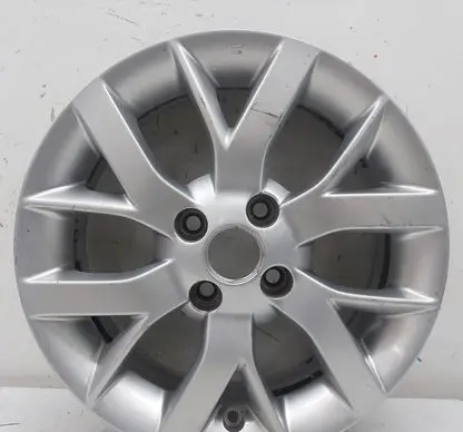 Nissan Versa R15 alloy rim 
