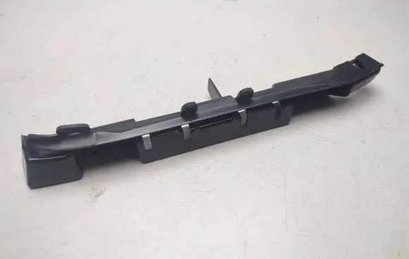BMW 7 E65 E66 Fender mounting bracket 51117135575 7135575