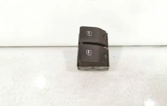 Volkswagen Polo IV 9N3 Electric window control switch