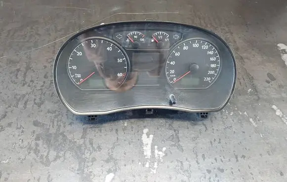 Volkswagen Polo IV 9N3 Speedometer (instrument cluster) 6Q0920820X
