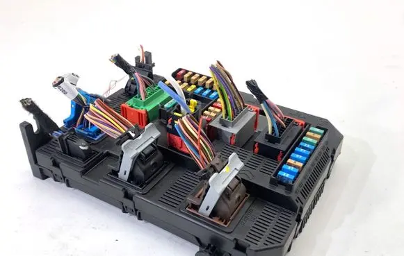 Peugeot 2008 I Other control units/modules 9819850080