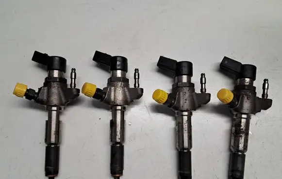 Citroen C4 II Picasso Fuel injectors set 9802448680