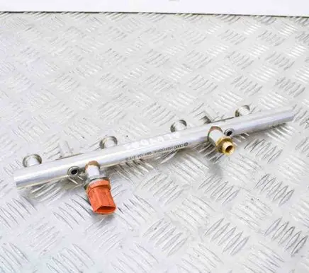 Volkswagen Transporter - Caravelle T5 Fuel main line pipe 06H133317D
