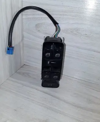 Mercedes-Benz C W203 Electric window control switch A2038200110