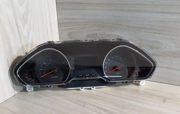 Peugeot 208 Speedometer (instrument cluster) 9673777580