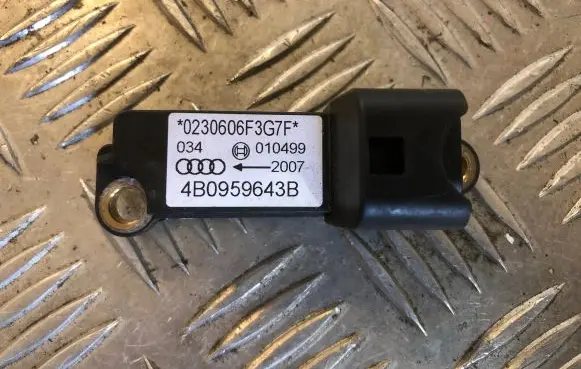 Audi A6 S6 C5 4B Airbag deployment crash/impact sensor 4B0959643B 0230606F3G7F 010499