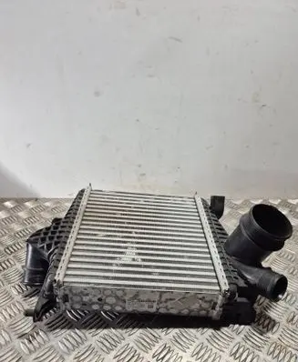 Audi Q7 4M Intercooler radiator 4M0094A HU569005 0261232031