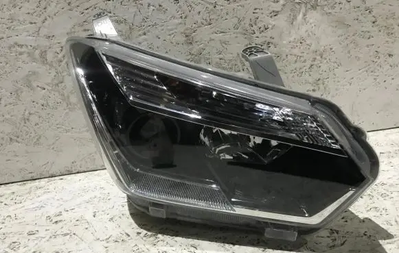 Isuzu D-Max Headlight/headlamp