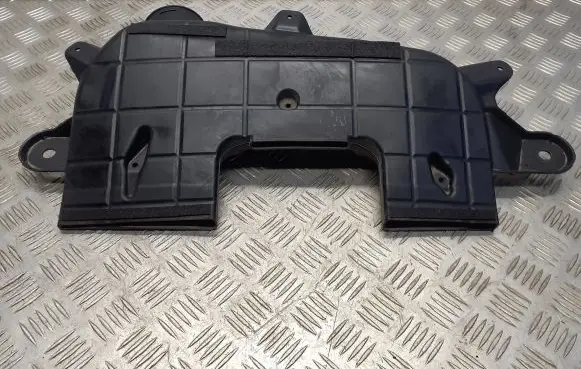 Infiniti Q70 Y51 Air intake duct part 165546AA0A