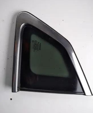 Nissan Qashqai Rear side window 166304016R
