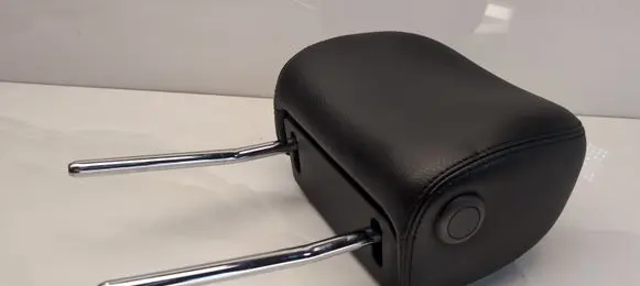 Volkswagen PASSAT CC Front seat headrest