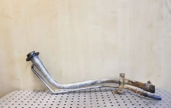 KIA Sorento Fuel tank filler neck pipe 