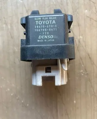 Toyota Avensis T270 Glow plug pre-heat relay 2861067010 1567000671