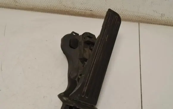 Volkswagen Golf V Accelerator throttle pedal 1K1721503F 6PV00860000