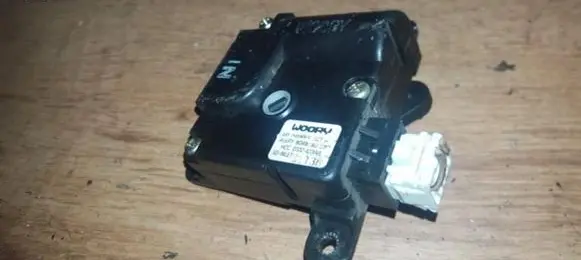 Hyundai Elantra Air flap motor/actuator d332akyaa 3138