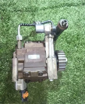 Jaguar XF X250 Fuel injection high pressure pump A2C20003757