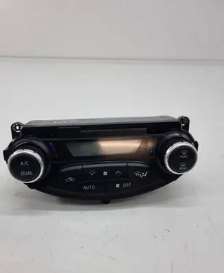 Toyota Yaris Climate control unit 75H394