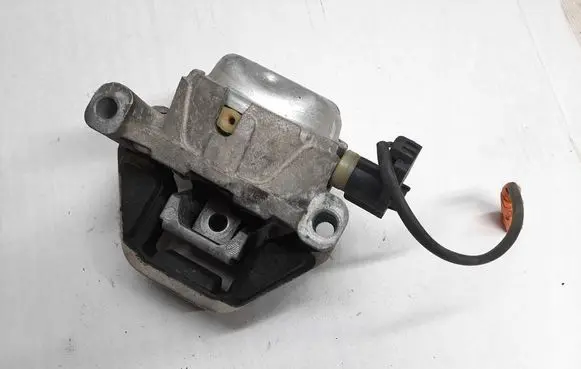 Audi A6 C7 Engine mount vacuum valve 4G0199381LE