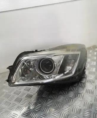 Opel Insignia A Headlight/headlamp 13226792 1ZT00963101