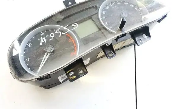 Skoda Fabia Mk2 (5J) Speedometer (instrument cluster) 5j0920811c skz7015649563