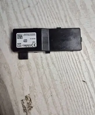 Opel Insignia A Door central lock control unit/module 13501980 F00HJ00471