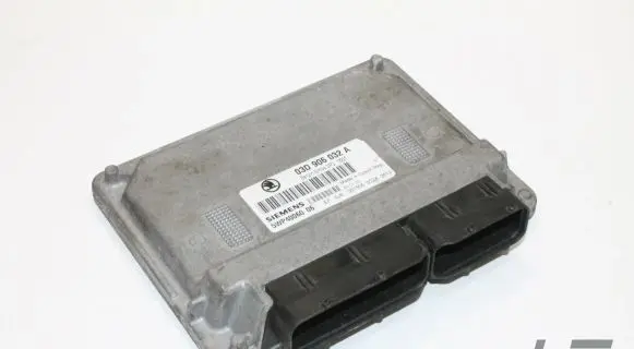 Skoda Fabia Mk1 (6Y) Engine control unit/module 03D906032A