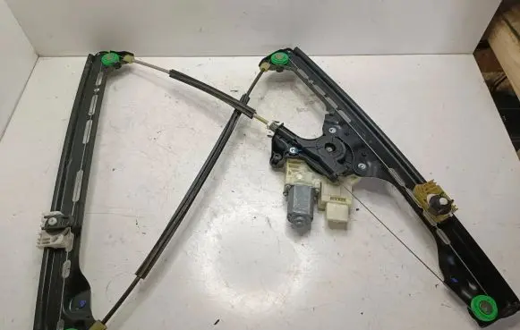 Citroen C4 II Picasso Front door window regulator with motor 9675924680 C06447200