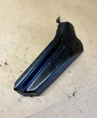 BMW 5 E60 E61 Other engine bay part 7117646