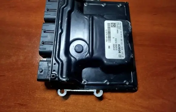 Renault Trafic III (X82) Engine control unit/module 237107893S 237107892S 0281039169