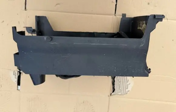 Opel Insignia A Battery box tray 13330951 ASM13330951 22758071