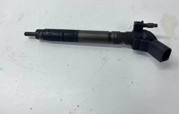 Audi Q7 4L Fuel injector 059130277CD