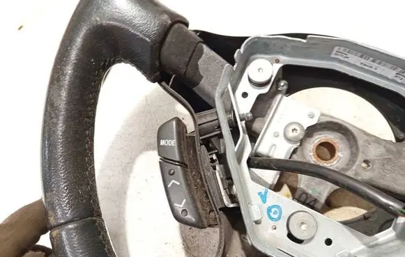 Toyota Yaris Steering wheel buttons/switches 