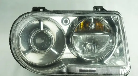 Chrysler 300 - 300C Headlight/headlamp