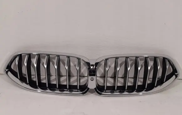 BMW 8 G14 Front bumper upper radiator grill 7449425 7449421