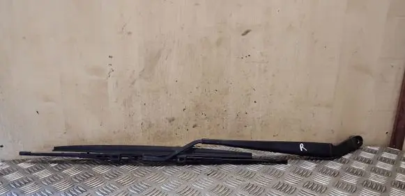 Nissan X-Trail T31 Front wiper blade arm