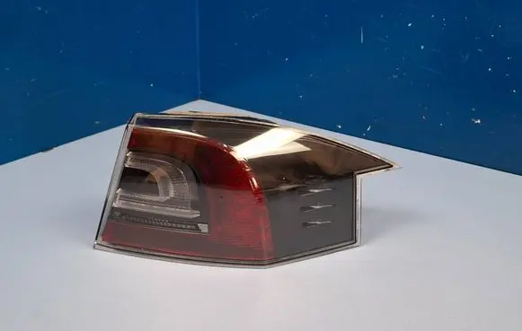 Tesla Model S Rear/tail lights 600591900C 134107156735 6005919