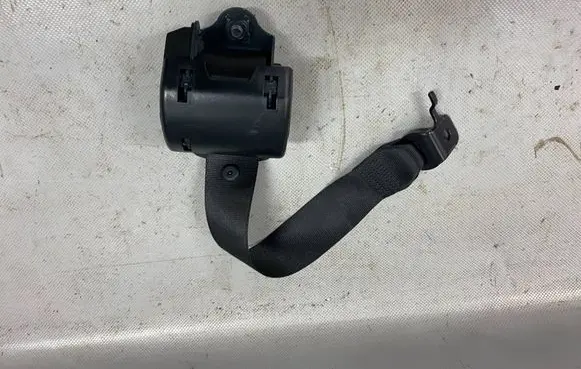 BMW 3 G20 G21 Middle seatbelt (rear) 641437400A