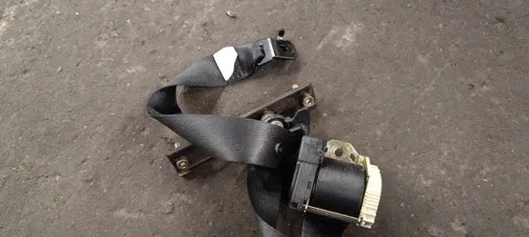 BMW X5 E53 Rear seatbelt 040176