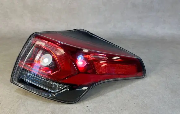 Toyota RAV 4 (XA40) Rear/tail lights 81550-42200